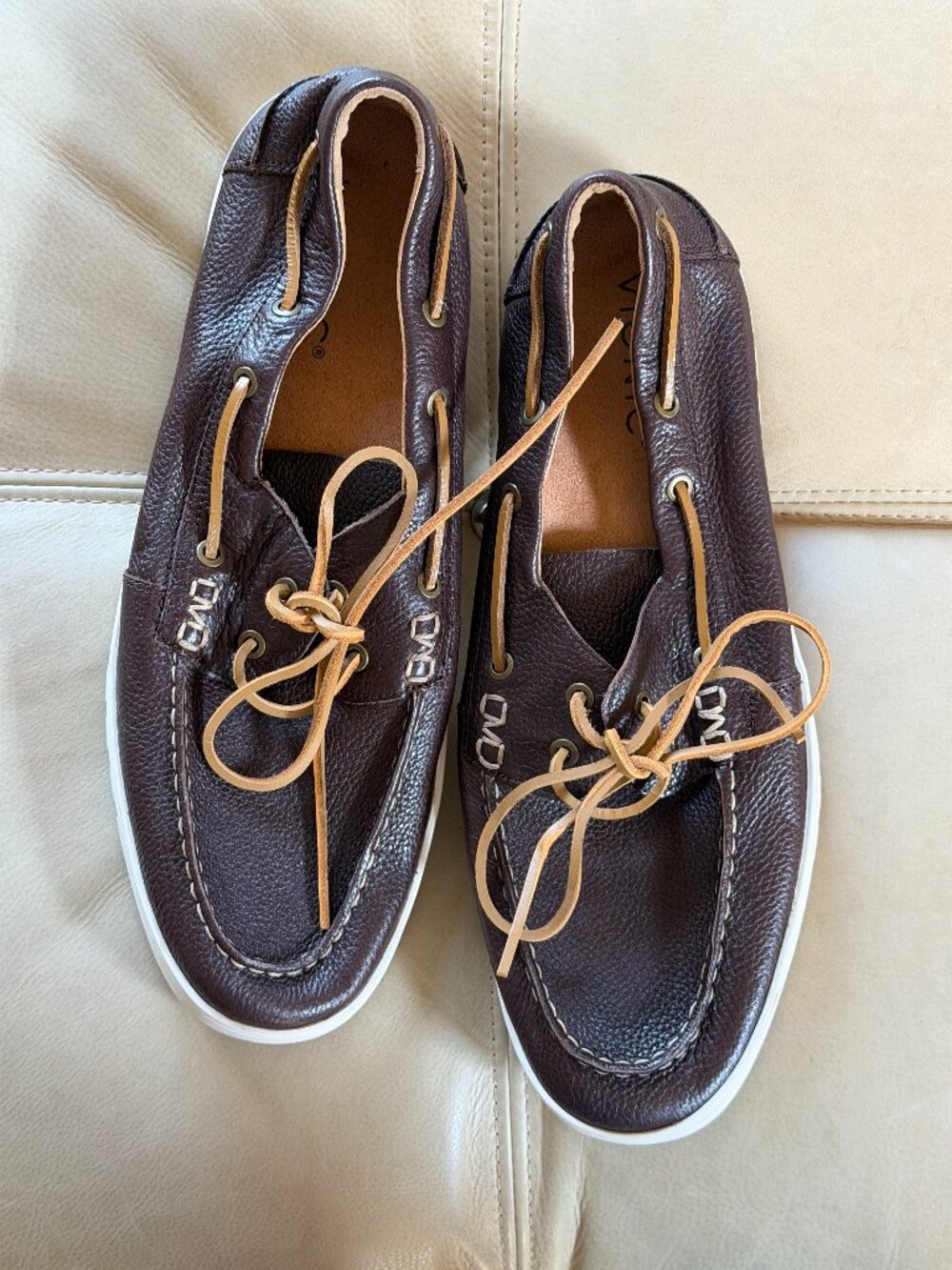 Vionic | Men's Uptown Boat Shoe - Picture 2 of 3